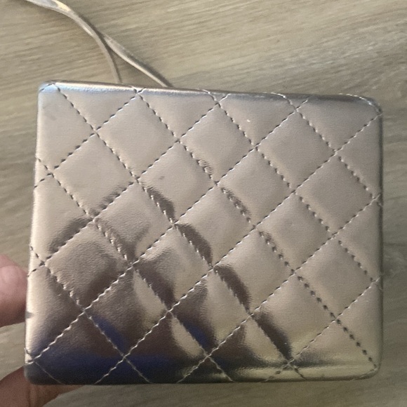 VINTAGE Walborg Quilted Box Purse - Picture 4 of 15